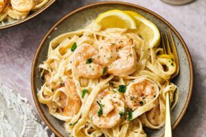 Creamy Garlic Shrimp Pasta